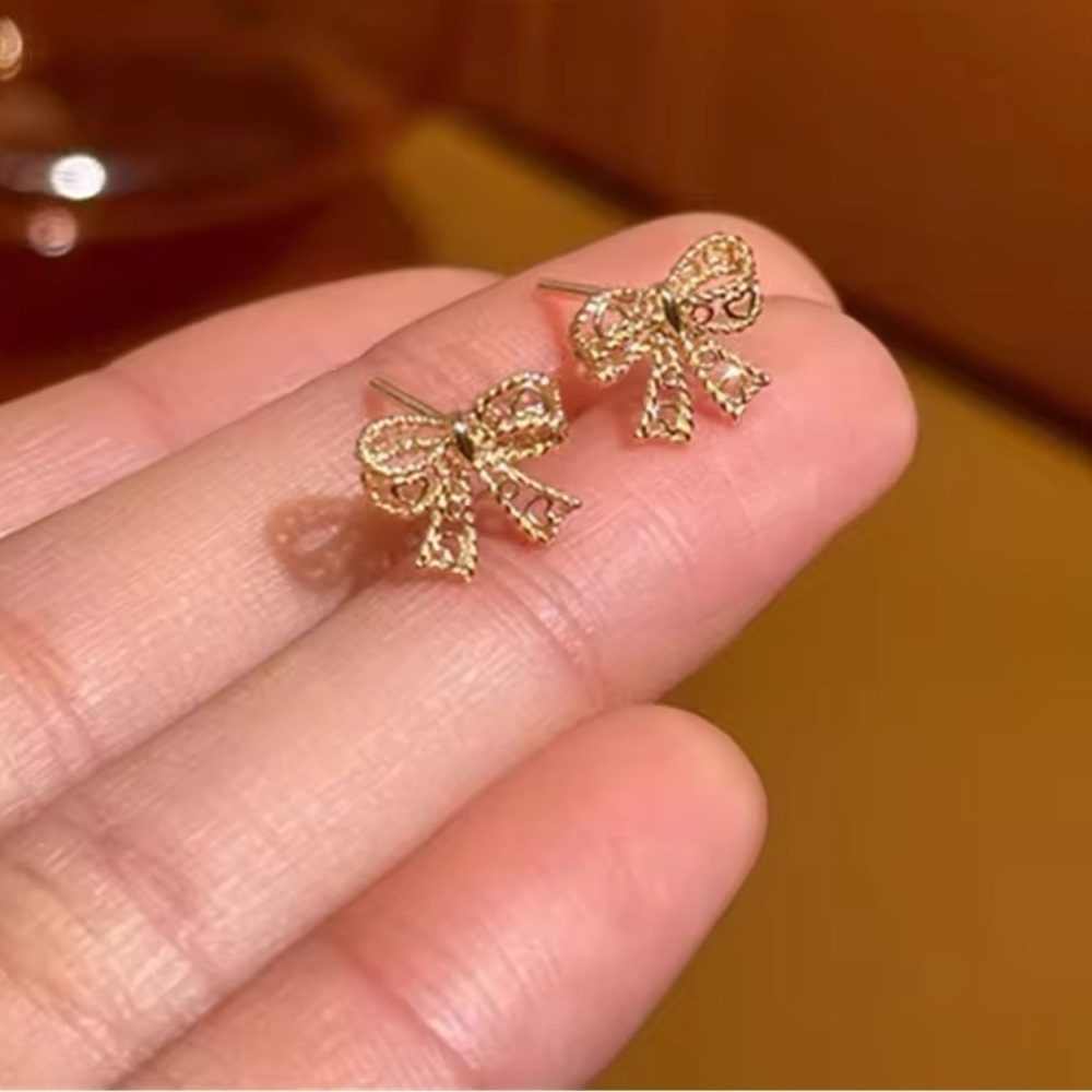 NWT Gold Bow Earrings 925 Sterling Silver Plated Gold Bow Jewelry - Picture 2 of 3